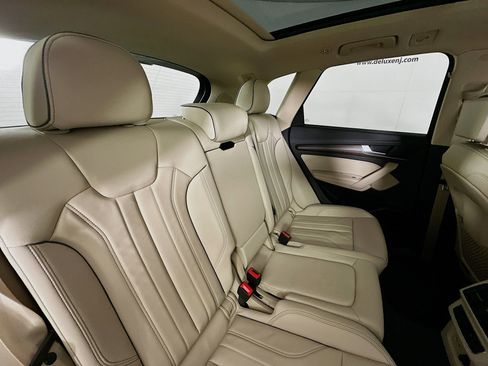 Used 2024 Audi Q5 e Premium Plus w/ Premium Plus Package image 28