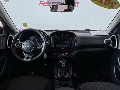 Used 2023 Kia Soul LX w/ LX Technology Package image 22