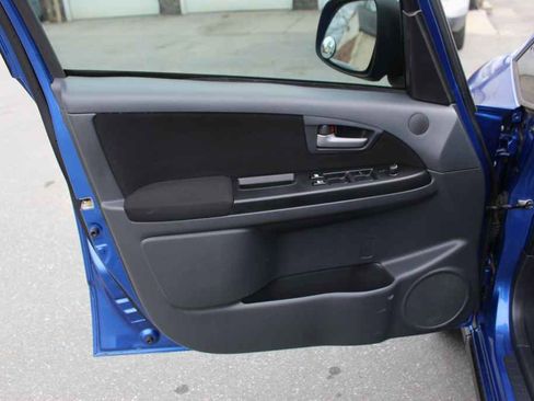 Used 2012 Suzuki SX4 AWD Hatchback image 13