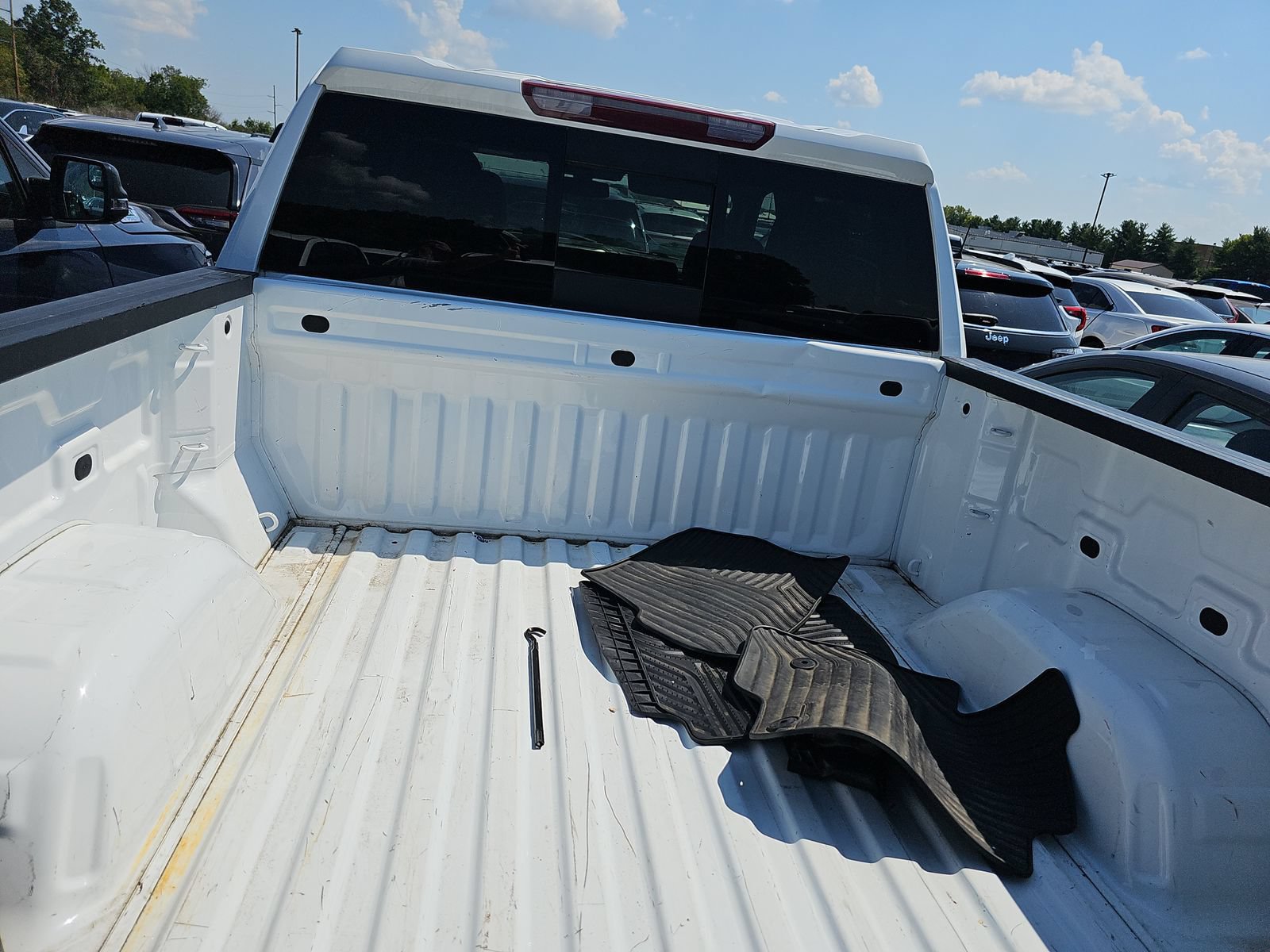 Used 2021 Chevrolet Silverado 1500 LTZ w/ LTZ Convenience Package II AWD/4WD image 9