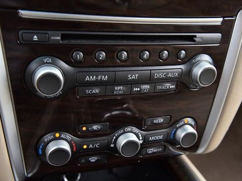 Used 2014 Nissan Pathfinder Platinum w/ Platinum Premium Package AWD/4WD image 17