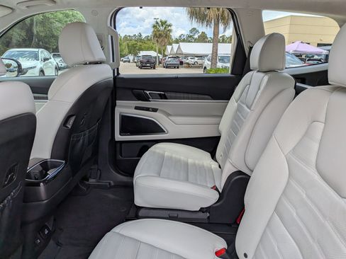 Used 2023 Kia Telluride SX Prestige AWD/4WD image 15