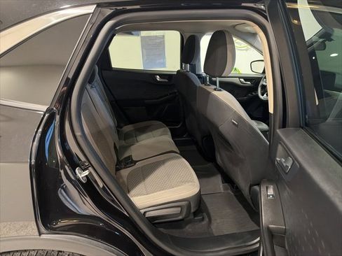 Used 2020 Ford Escape SE image 17