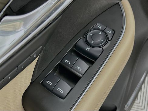 Used 2024 Buick Envision Preferred image 21