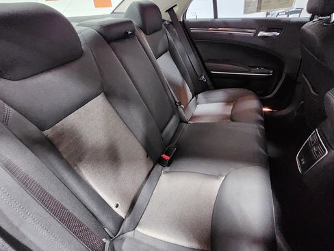 Used 2020 Chrysler 300 Touring w/ Driver Convenience Group image 19