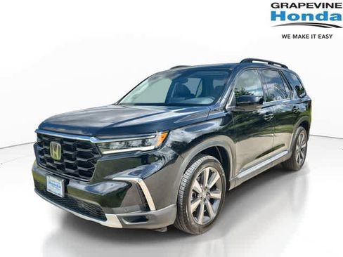 Certified 2025 Honda Pilot Touring image 1