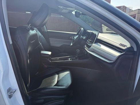 Certified 2022 Jeep Compass Limited image 16