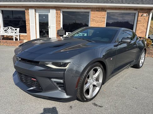 Used 2017 Chevrolet Camaro SS RWD image 3