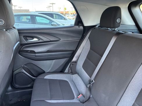 Used 2025 Chevrolet TrailBlazer LT image 38