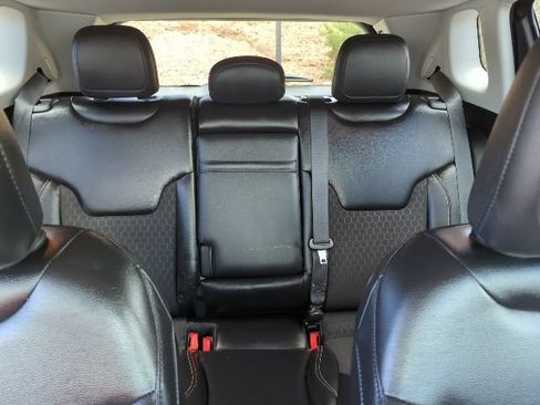 Used 2018 Jeep Compass Latitude w/ Popular Equipment Group AWD/4WD image 19
