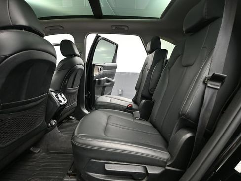 Used 2021 Kia Sorento EX AWD/4WD image 32