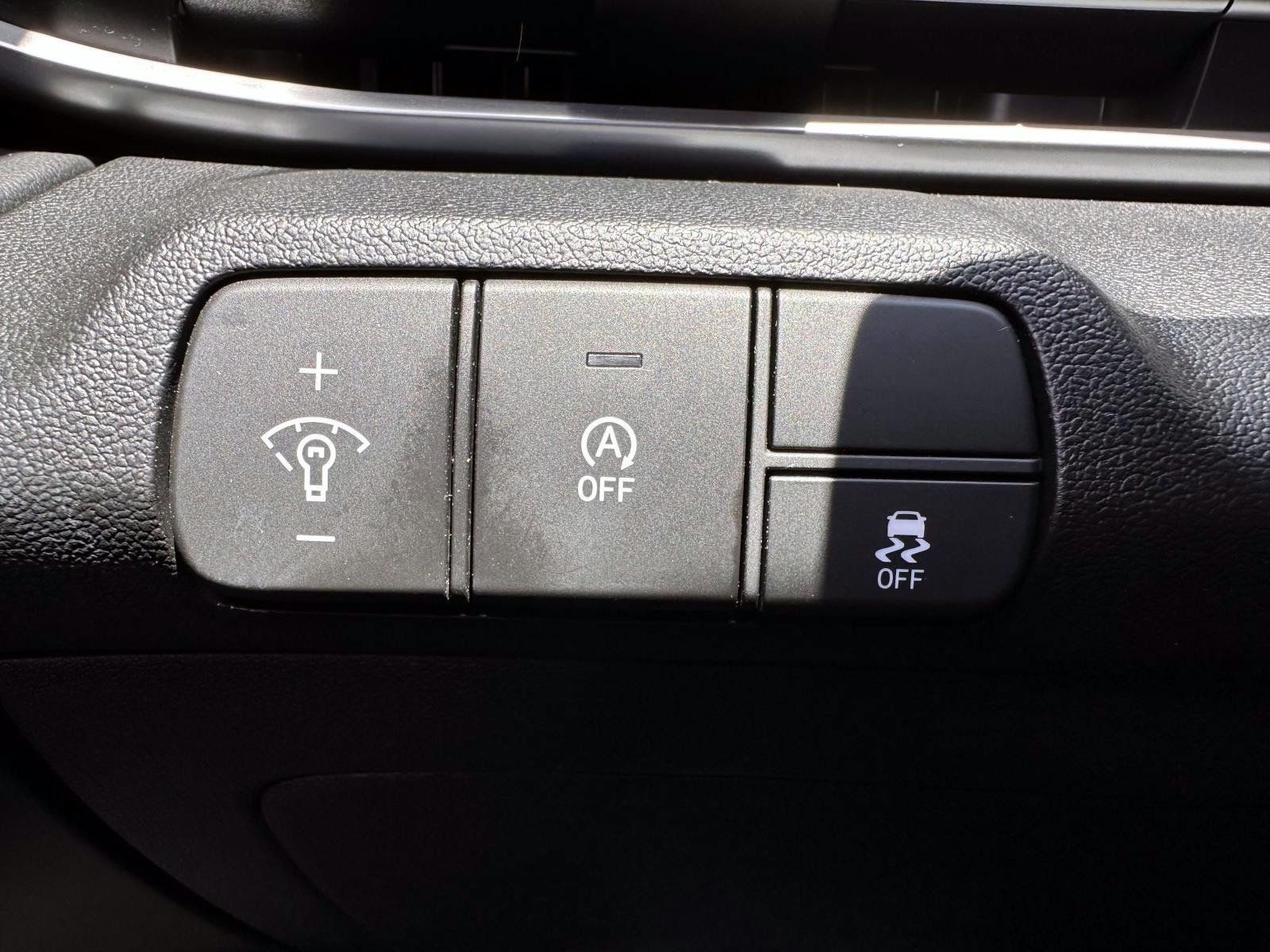 Used 2024 Hyundai Elantra SE FWD image 15