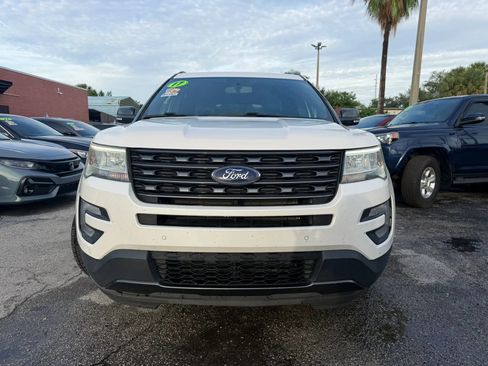 Used 2017 Ford Explorer XLT w/ Equipment Group 202A FWD image 2