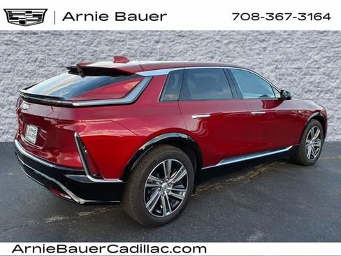 Certified 2024 Cadillac Lyriq Luxury image 6