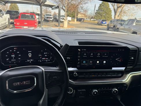 Used 2024 GMC Sierra 2500 SLT w/ SLT Premium Package image 8