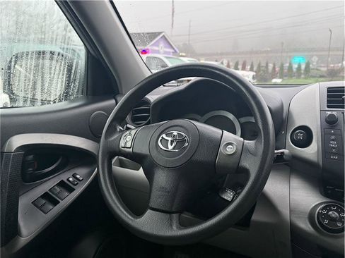 Used 2011 Toyota RAV4 4WD image 26