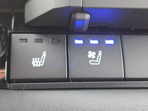 New 2026 Toyota Tundra Platinum AWD/4WD image 19