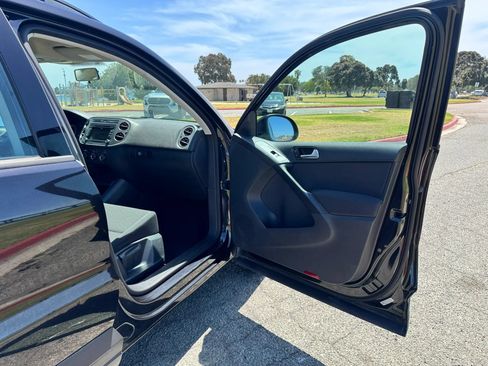 Used 2015 Volkswagen Tiguan S FWD image 21