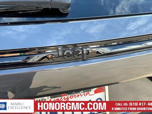 Used 2024 Jeep Grand Cherokee Altitude AWD/4WD image 24