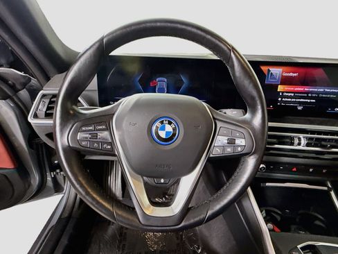 Used 2023 BMW i4 eDrive40 w/ Premium Package RWD image 13