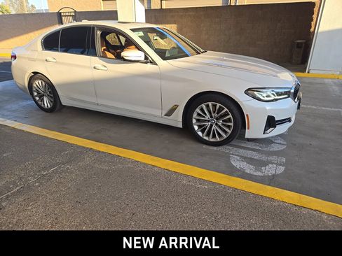 Used 2023 BMW 530i w/ Premium Package RWD image 4