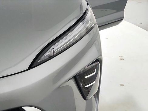 Used 2025 Buick Enclave Preferred image 31