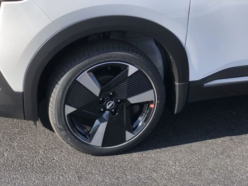 New 2026 Nissan Kicks SR w/ Cold Weather Package image 10