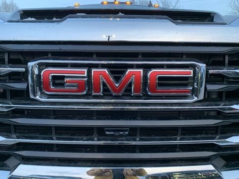 New 2026 GMC Sierra 2500 SLE w/ SLE Value Package; image 10