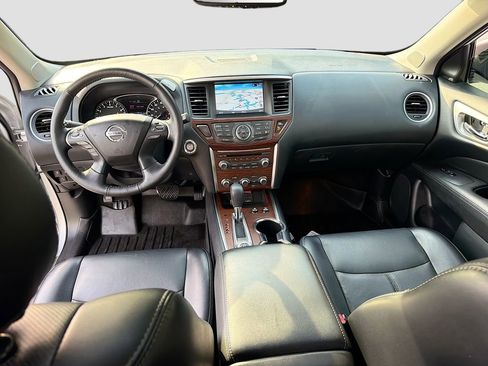 Used 2020 Nissan Pathfinder Platinum image 27