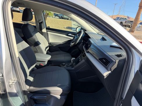 Used 2022 Volkswagen Taos SE image 13