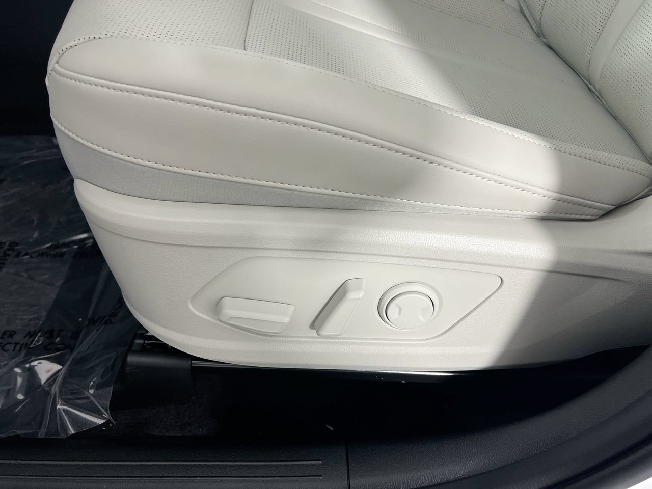 New 2026 Kia Sorento S w/ S Panoramic Sunroof Package FWD image 14