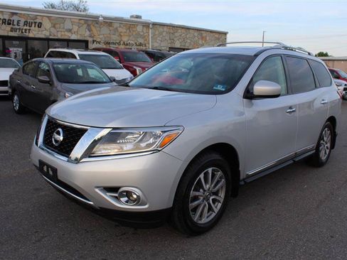 Used 2013 Nissan Pathfinder SL w/ SL Premium Pkg AWD/4WD image 3