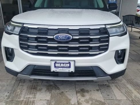 Used 2026 Ford Explorer Active w/ Active Comfort Package RWD image 2