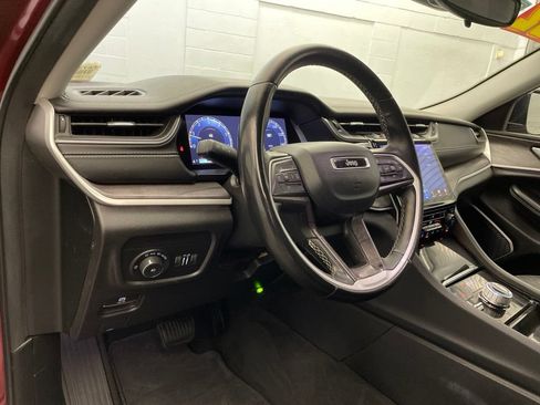 Certified 2022 Jeep Grand Cherokee L Limited AWD/4WD image 12