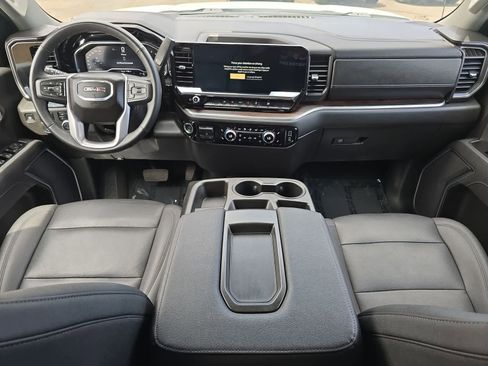 Used 2025 GMC Sierra 1500 SLT image 15