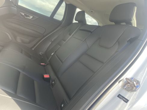 Used 2022 Volvo V60 T5 Cross Country w/ Climate Package image 13