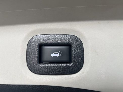 Used 2019 Nissan Rogue SV w/ Premium Package AWD/4WD image 13
