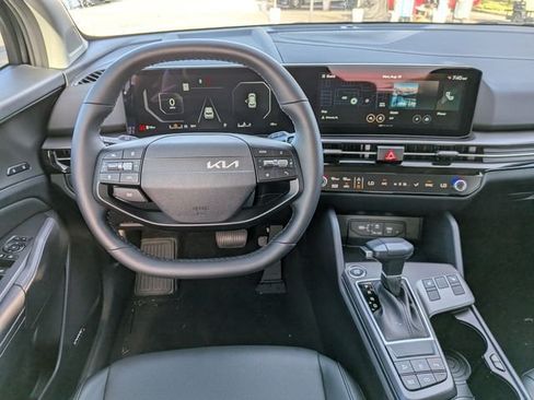 New 2026 Kia Sportage SX FWD image 18