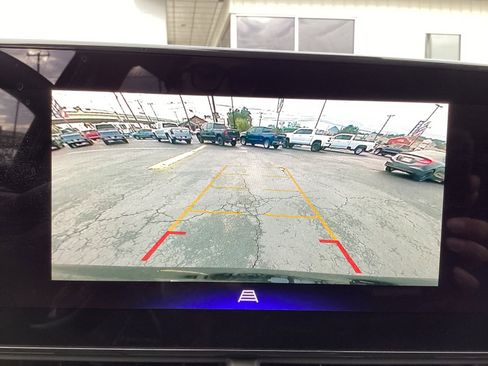 Used 2025 Chevrolet Trax LT image 19