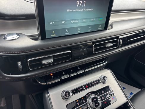 Certified 2023 Lincoln Aviator AWD w/ Premium Package image 21