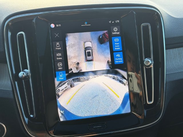Certified 2025 Volvo XC40 B5 Ultra AWD/4WD image 25