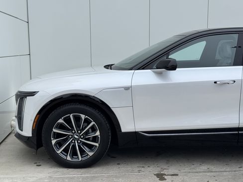 New 2025 Cadillac Lyriq Sport image 4