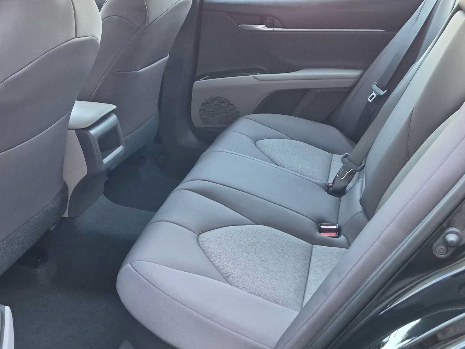 Used 2021 Toyota Camry LE FWD image 20