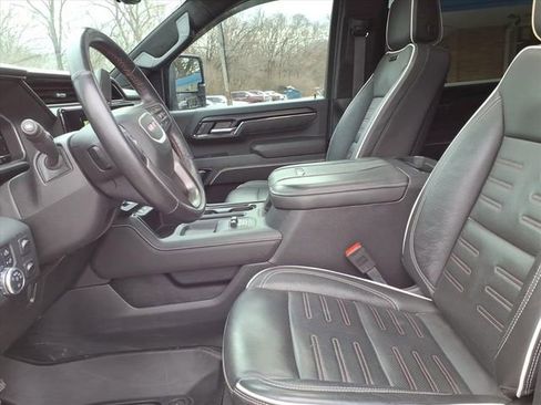 Used 2025 GMC Sierra 2500 AT4X image 7