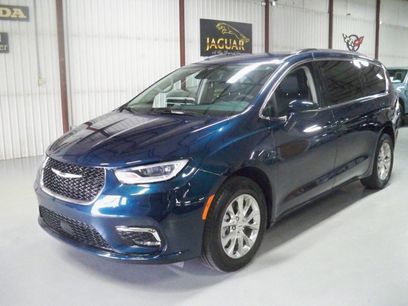 Used 2022 Chrysler Pacifica Touring-L