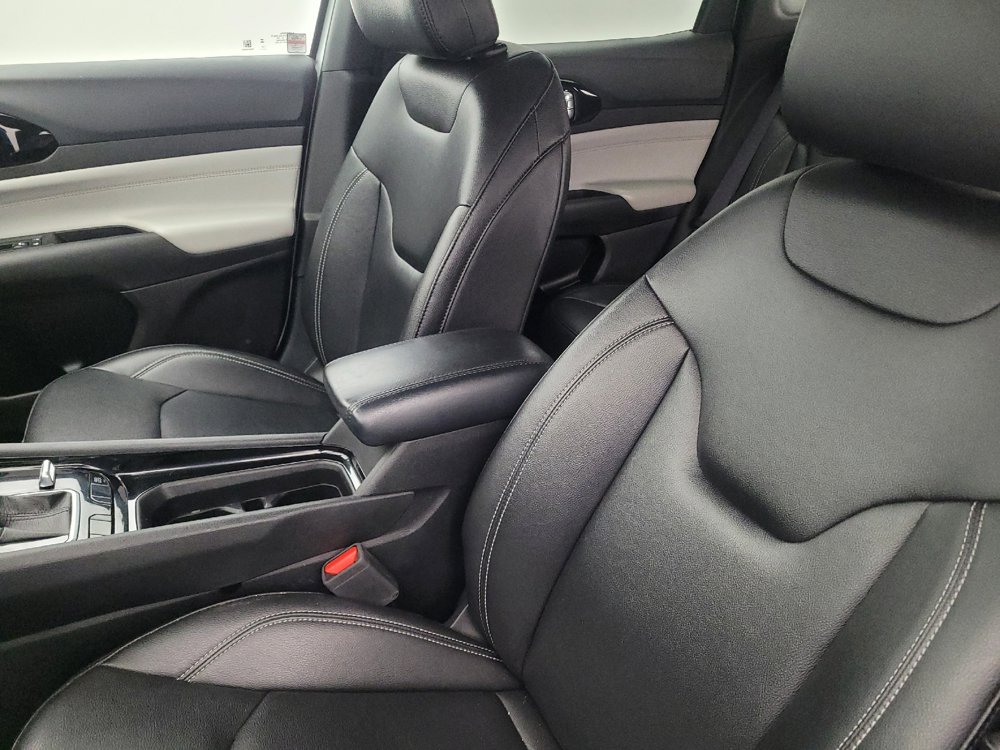 Used 2025 Jeep Compass Limited AWD/4WD image 17