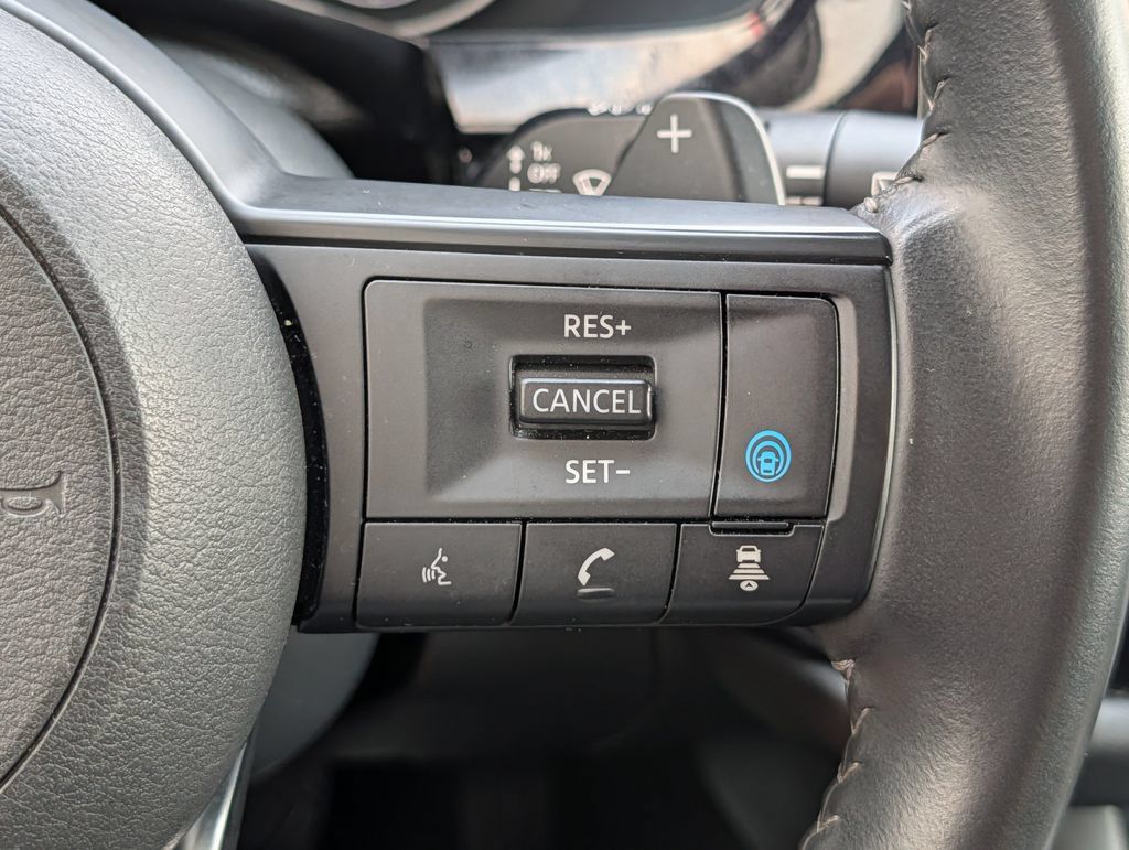 Used 2025 Nissan Pathfinder SV AWD/4WD image 23