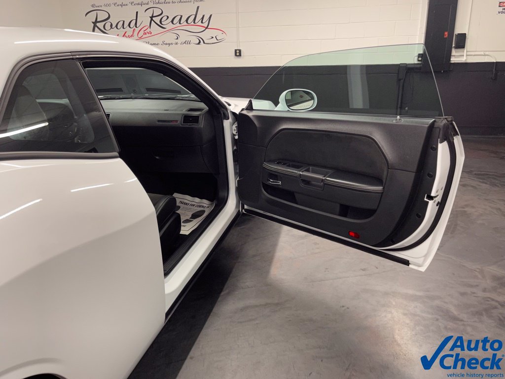 Used 2014 Dodge Challenger SRT8 RWD image 29