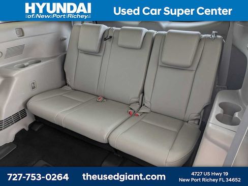 Used 2019 Toyota Highlander XLE AWD/4WD image 16