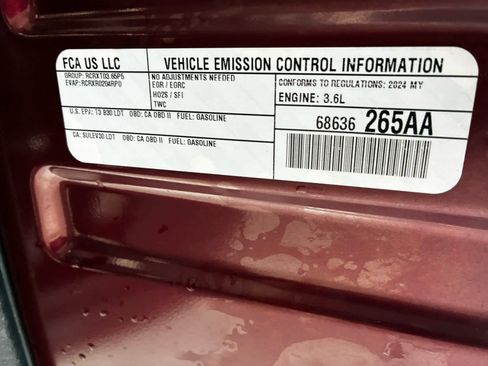 Used 2024 Jeep Grand Cherokee Laredo image 26